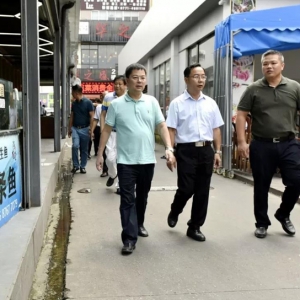 �������ʶӵ�����Ⱥ���г���չ���������