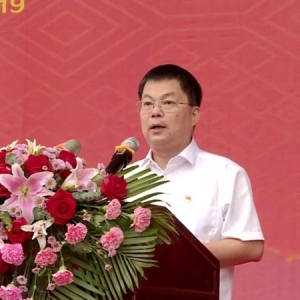 �󻯸��н�У30������ף���¡���ٿ�