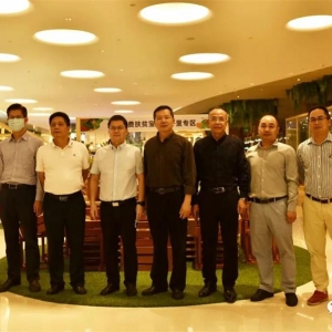 �����ĵ����ڱ��������н������ѷ�ƶ���� �ٽ��󻯷�ƶũ��Ʒչ����Ⱥ����������