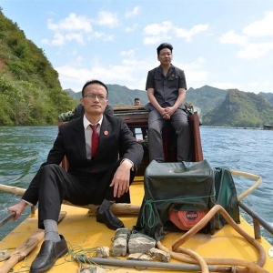 ��ɽ��ɫ��ͥ | ���и�ˮ�Ϸ�ͥ�����ٴ��Ź��գ�����ˮ�ӵĴ��Ͽ�ͥ