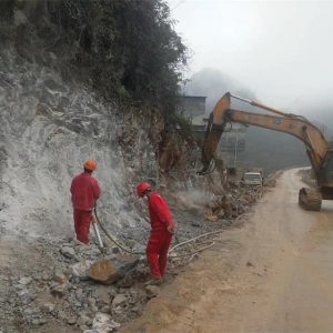 ���ص㹫·����ʵ���׼������ź족