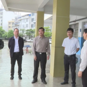 �����쵼��չ��һο�ʻ