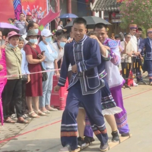 �󻯣���������ӭף�� ���ʷ׳��ַ���