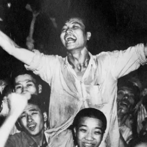 77��ǰ�Ľ��죬�ձ�Ͷ���ˣ�