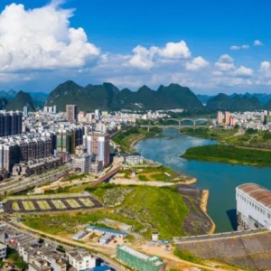 ��ϲӭ��ʮ�󡿻�������ġ�ʫ��Զ����