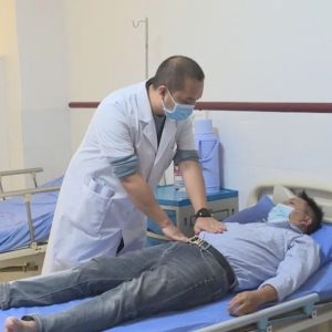 ���Ƿ�ʮ�꡿�󻯣���ȫҽ������������ϵ ��д����������ƪ��