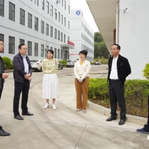 �˻ۻ�����ίԱ��ҵѡַ����