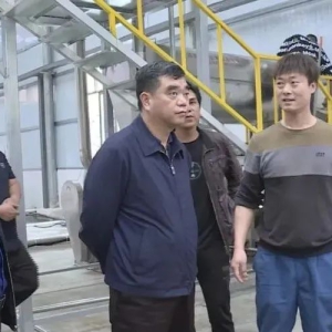 ���Ⱦ��� �ٷ�չ����������̲����д弯�徭�ú͸��ر�������