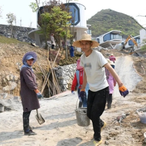 ��̲��Ů�壺ʫ�����Ӫ ������Զ��