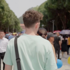 ȫ�����ߣ�Ӣ�������ǵ��������򡢴����ݣ��Ҹ����й����ϵ�׳��Ⱥ��һ�����