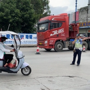 ���ǽ���ʱح�󻯣���չ����ִ���ж� �ƶ��������д���