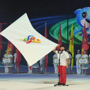 ѧ����ϵġ��ഺ�������롰�й��硱