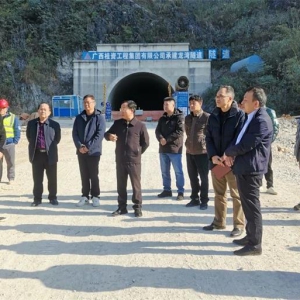 ��ʤ���ص���Ŀ�ֳ���չ�����»��㡱���л