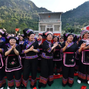 �����Ž�һ���� ����һ�ù�ӭ��