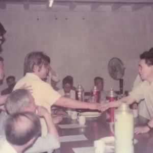 ���죬�����Ǵ�Խ��1985�꣬�ӳصĵ�һ����ʦ�ڡ���