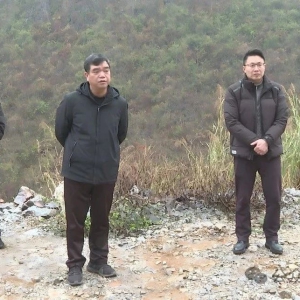 �����ʶӵ���S306����ƽ������·����