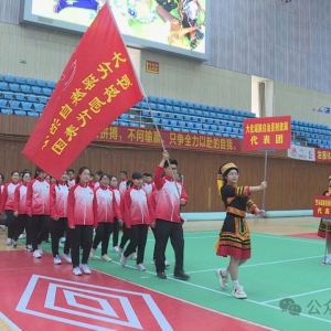 2025��ӳ��в���ϵͳ�˶����ڴ󻯿�Ļ