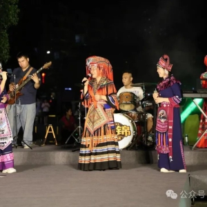 ��ף���ڷ�������ʢ������