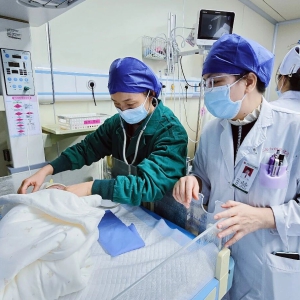 �������•ʱ������ | �ƻۣ���Ӱ������ʮ�أ��ػ�ĸӤ������